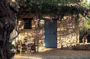 Strofilia Stone Residences