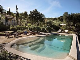 Strofilia Stone Residences