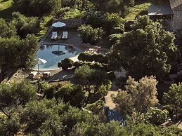 Strofilia Stone Residences