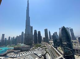 SuperHost - Elegant Studio with Close Up Burj Khalifa View I Address D
