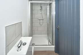 Townhouse @ 24 Brunswick Place Stoke