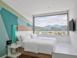 Tru by Hilton Hoa Binh City Centre