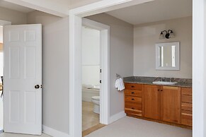 River House in the Heart of Middlebury