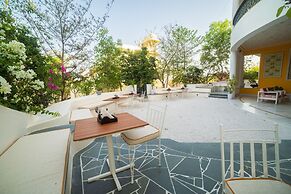 Devraj Villa-A Luxury Homestay with Pool