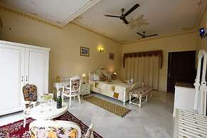 Devraj Villa-A Luxury Homestay with Pool