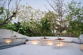 Devraj Villa-A Luxury Homestay with Pool