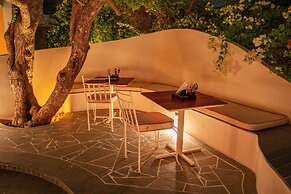 Devraj Villa-A Luxury Homestay with Pool