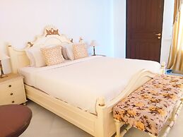 Devraj Villa-A Luxury Homestay with Pool