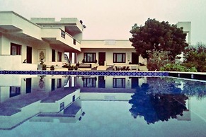 Devraj Villa-A Luxury Homestay with Pool