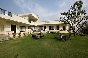 Devraj Villa-A Luxury Homestay with Pool