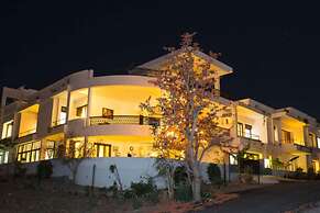 Devraj Villa-A Luxury Homestay with Pool