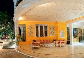 Devraj Villa-A Luxury Homestay with Pool