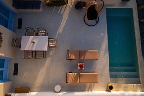 Pink Freud Villas Santorini