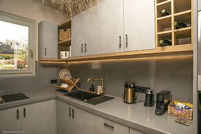 Pink Freud Villas Santorini