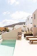 Pink Freud Villas Santorini