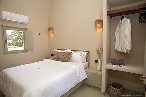 Pink Freud Villas Santorini