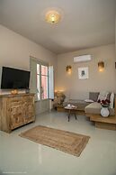 Pink Freud Villas Santorini