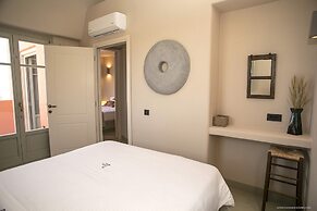 Pink Freud Villas Santorini