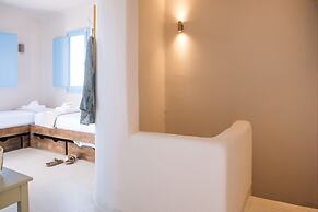 Pink Freud Villas Santorini