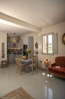 Pink Freud Villas Santorini