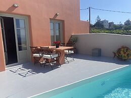 Pink Freud Villas Santorini