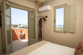 Pink Freud Villas Santorini