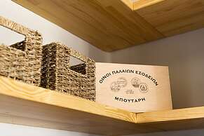 Pink Freud Villas Santorini