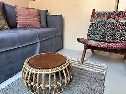 Pink Freud Villas Santorini