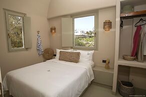 Pink Freud Villas Santorini