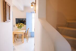 Pink Freud Villas Santorini