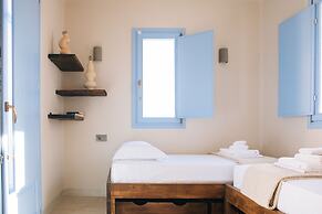 Pink Freud Villas Santorini