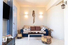 Pink Freud Villas Santorini