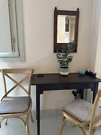 Pink Freud Villas Santorini