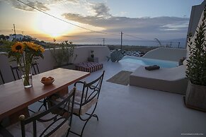 Pink Freud Villas Santorini