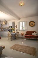 Pink Freud Villas Santorini