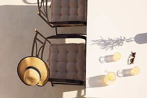 Pink Freud Villas Santorini