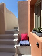 Pink Freud Villas Santorini