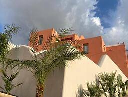 Pink Freud Villas Santorini