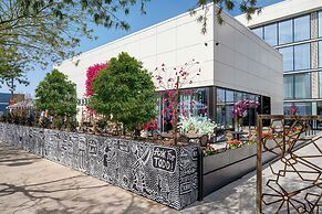 The ENGLISH Hotel, Las Vegas, a Tribute Portfolio Hotel, 21 and over