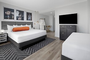 The ENGLISH Hotel, Las Vegas, a Tribute Portfolio Hotel, 21 and over