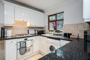 Maidenhead  Pet Friendly  4 Bed House
