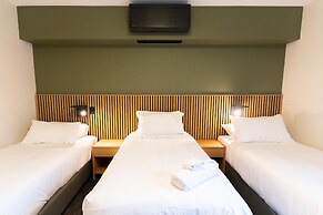 Mill Hotel Milperra Panania