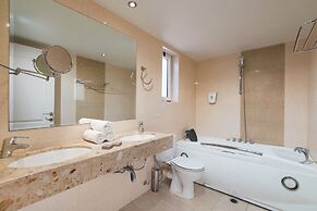 Aeolian Village Beach Resort