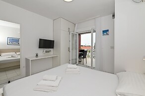 Seagull Apartments & Studios