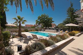 Seagull Apartments & Studios