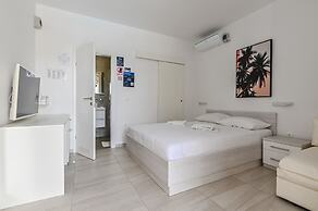 Seagull Apartments & Studios