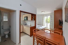 Seagull Apartments & Studios