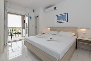 Seagull Apartments & Studios