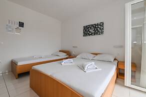 Seagull Apartments & Studios