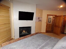 BLCD2 Buffalo Lodge 2 bed 2 bath